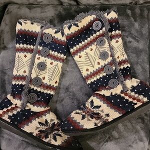 Muk Luks Knit Sweater Boots Button Detail Cable US 11 Ala Mode Chic Knee High